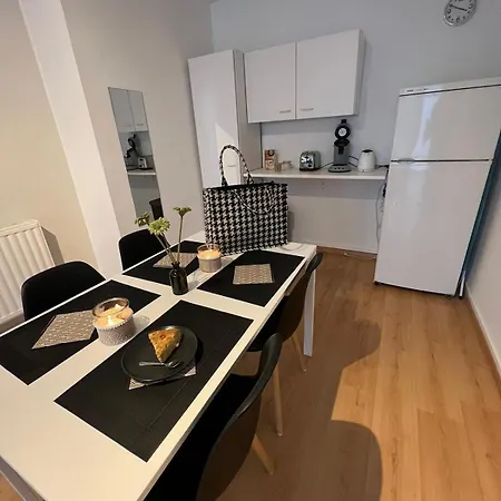 Airbn'bd - Spacious And Cozy Studio, Very And Easy Access *