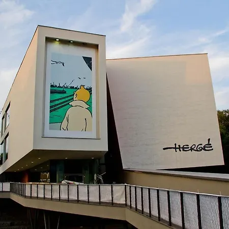 Airbn'bd - Spacious And Cozy With Swimming Pool Appartamento