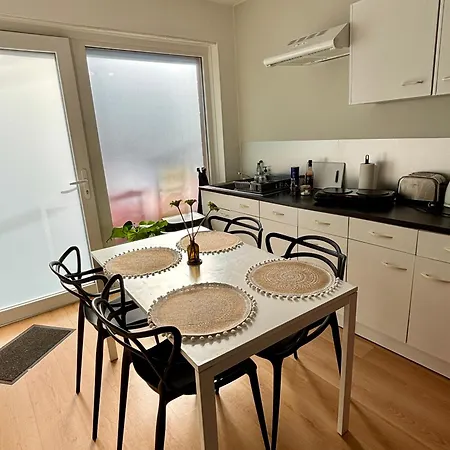 Airbn'bd - Spacious And Cozy Studio, Very And Easy Access Διαμέρισμα *