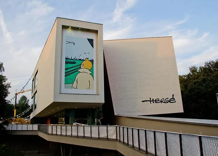 Airbn'bd - Spacious And Cozy With Swimming Pool Appartement